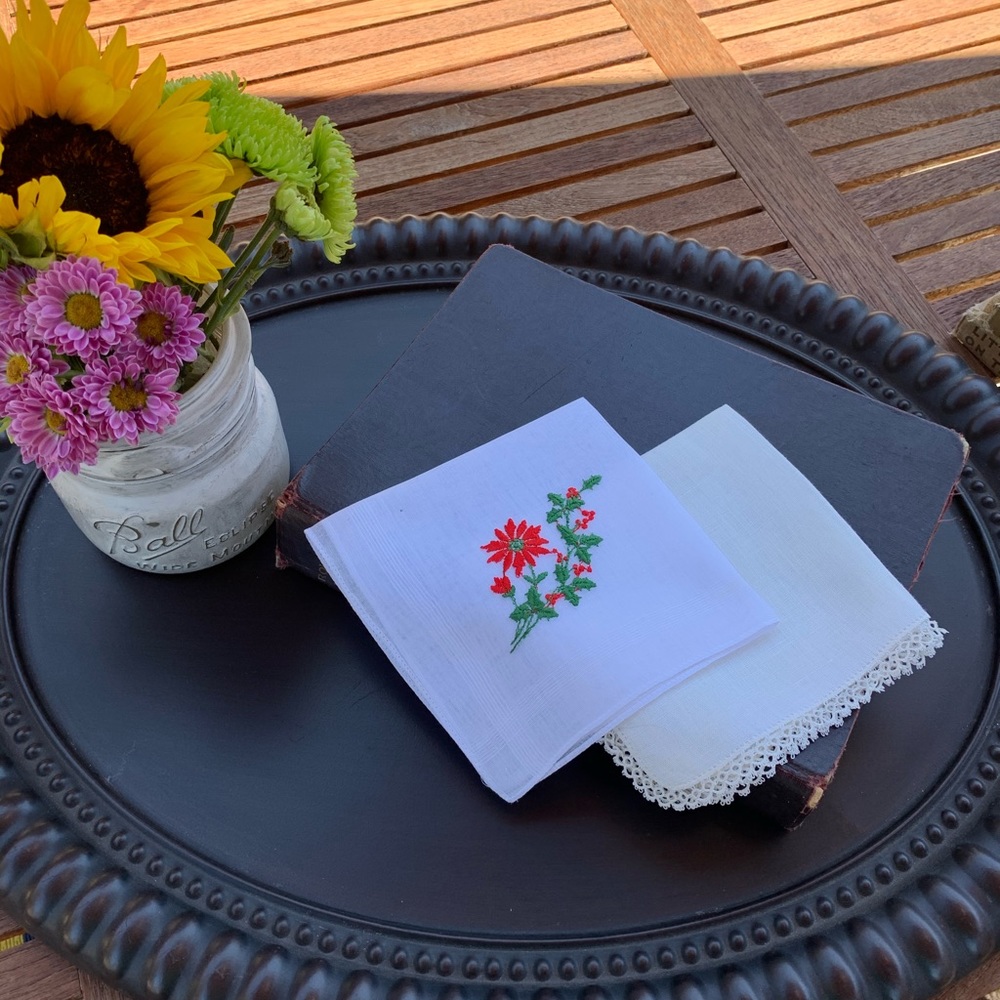 🎄Vintage Handkerchiefs set of 2